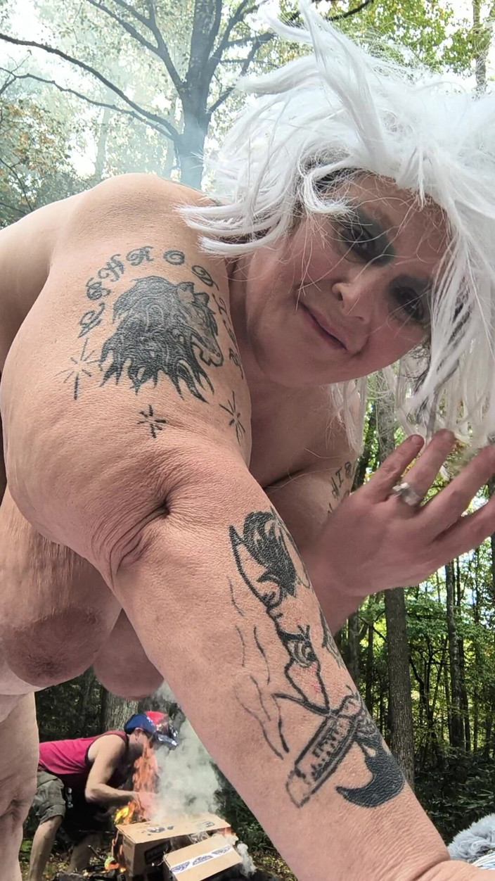 HerculesnVENUS: 다른 사람처럼 뒤에서 몰래 섹스하는 할머니의 젊은 남자 우즈는 특히 작은 자지 그랜드피를 할 수 없습니다.