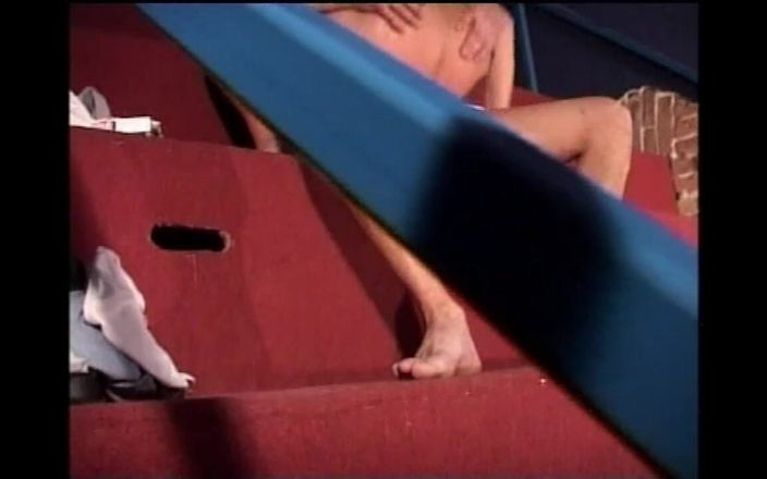 Don't say a word: Video rekaman seks tante seksi dengan jembut lebat dientot habis-habisan...