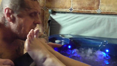 Foot Girls: Voetaanbidding in het bubbelbad