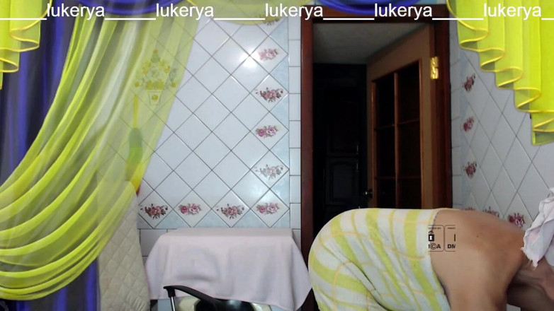 Lukerya: Как Лукерия обрезала волосы во время онлайн-чата