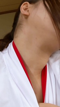 Jav gangband scopa le grandi tette della sacerdotessa miLF nel tempio di Tokyo