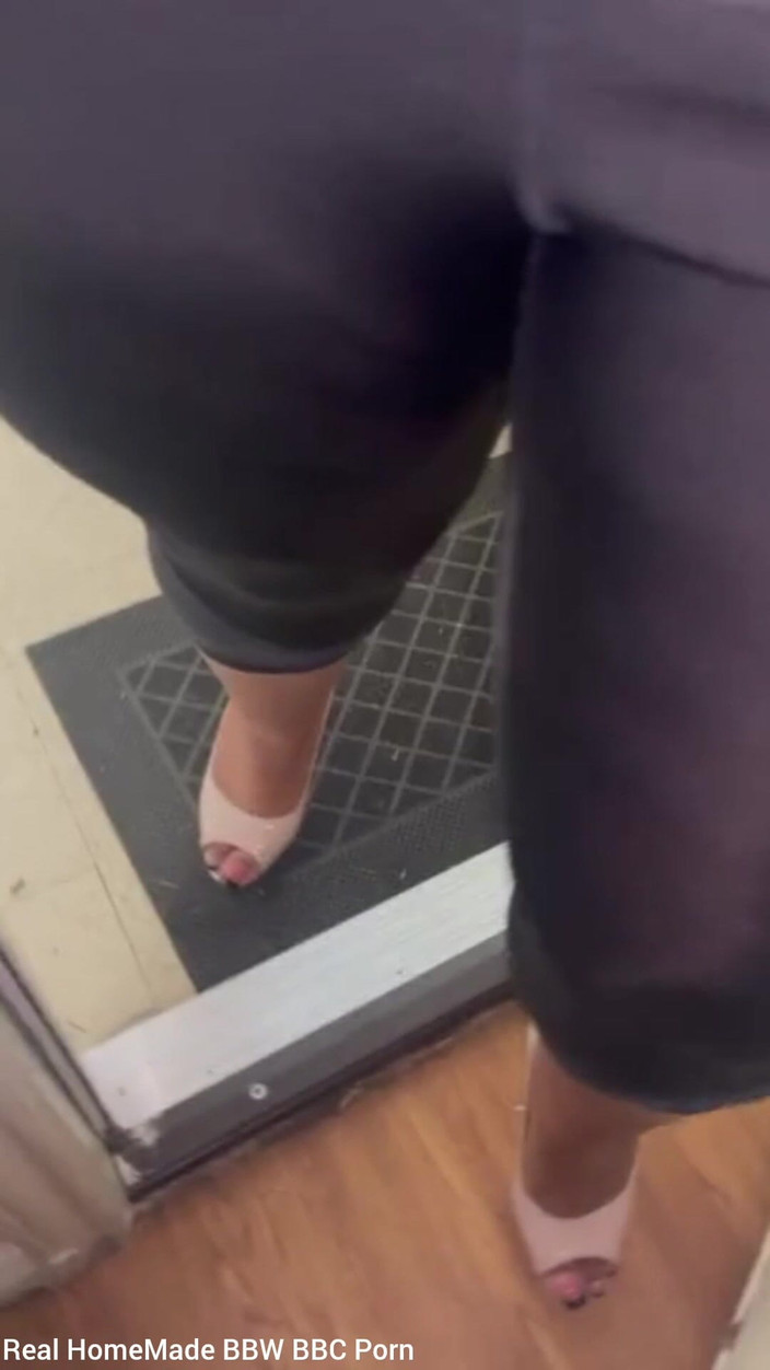 Super sexy ebony cuties: Ходити відчайдушно, щоб пописати на мої штани