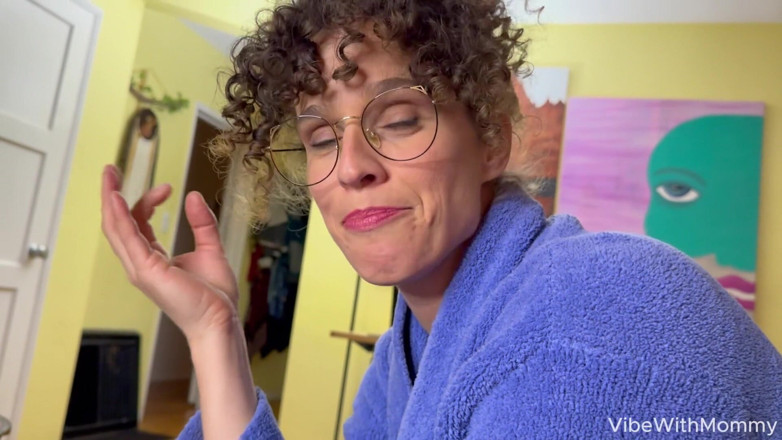 VibeWithMommy: Madrasta judaica lamenta instantaneamente o roupão azul