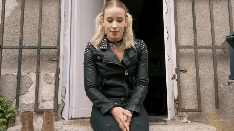 Cruel Anettes fetish world: Bakış açısı- ayaklarının kirlenmesini izle!