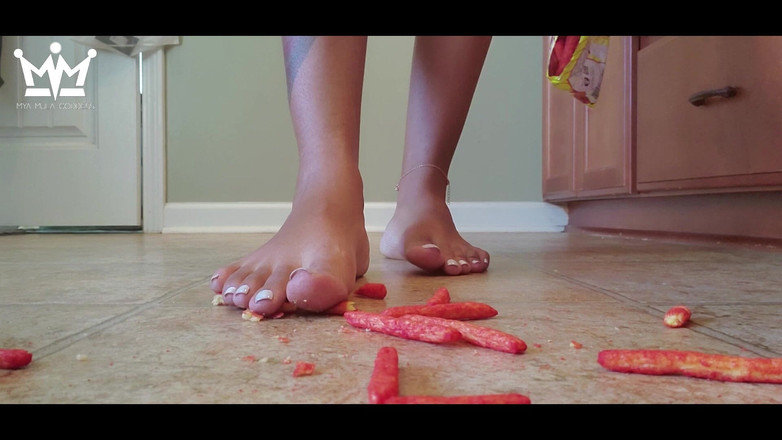 My Amula Goddess: Licealistka łobuz bierze przekąski