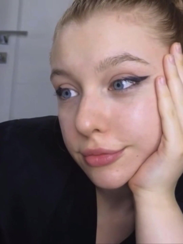 JuiceLussie: First Time Anal Fingering