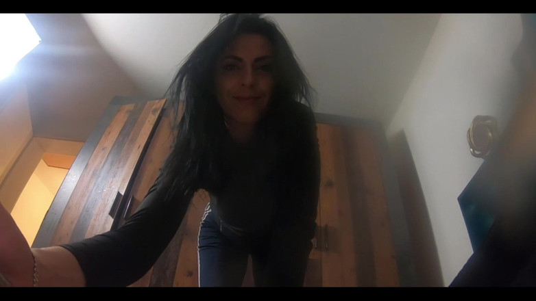 MilfyCalla: I Want to Sit on Your Face so That You...