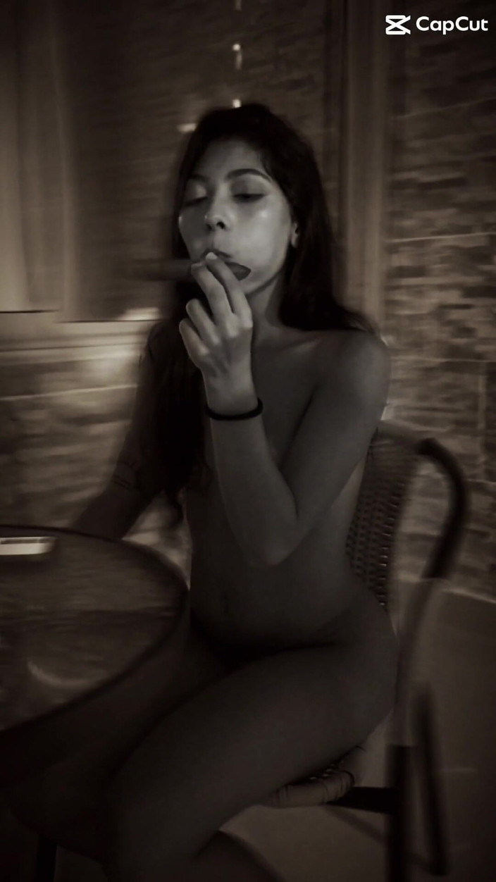 Vika_Sexting: Potěšení pro dva: Habano, skin a šeptandy