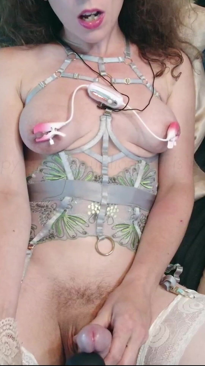Prxcy Tgirl: My Clit Is Soooo Hard and Wet!
