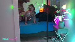 Rave Bunnys: Вечірка траху в техно-прокладці Крихітної Реї!