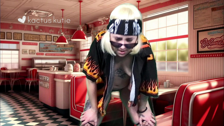 Kactus kutie: Guy Pee-eri Livestream
