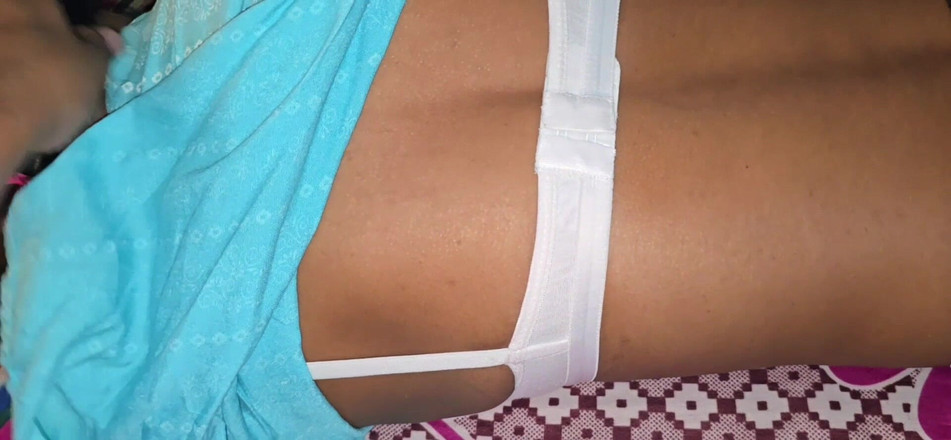 SafeRosebush8: Długi seks z Bhabi Indyjskim