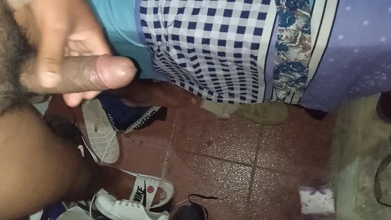 Eatrella j: Tetanggaku nggak murni lagi, aku turunin celananya dan ngentot kontolku...