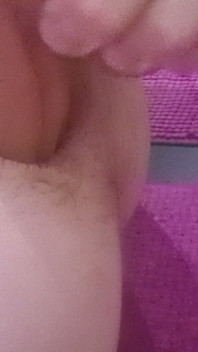 Nedbalý velký dildo anál se spoustou roztahování