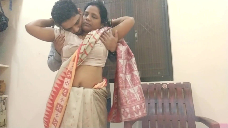 Popmini: Indiana com tesão Professora quente sexo em belo saree com...