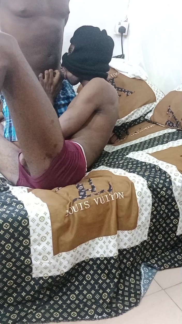 Enigmatic Buoy: Con cu to lớn twink thích được đụ và nuông chiều