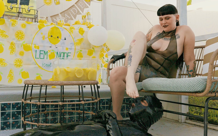 Domina X Films: Thirsty Gimp Has Foot Fetish Quenched by Ms Nacke