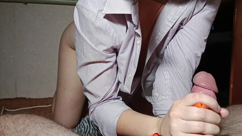 OniSoi: Koreli üvey kız kardeşim nasıl memnun olunmasını biliyor