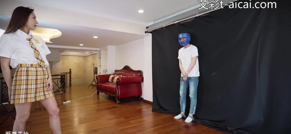 Giantess Domination: 176 cm uzun boylu kız kraliçe hakimiyeti, bölüm 4