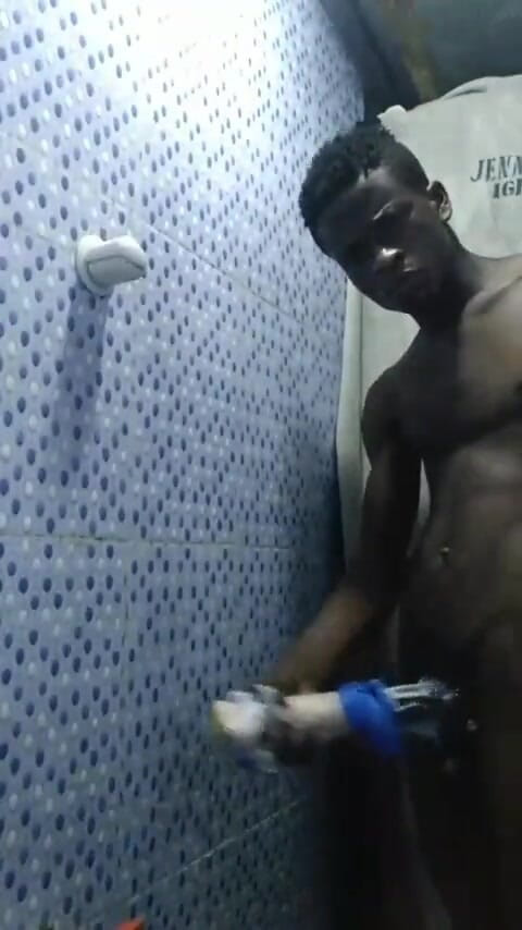 Bangcum8: Buatkan batang saya kuat untuk pantat keras besar