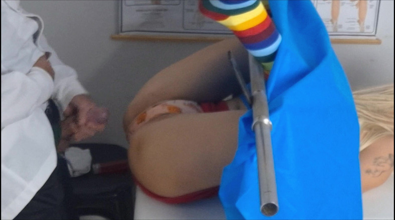 ksalnovinhos: 婦人科医は患者のマンコに抵抗できませんでした!