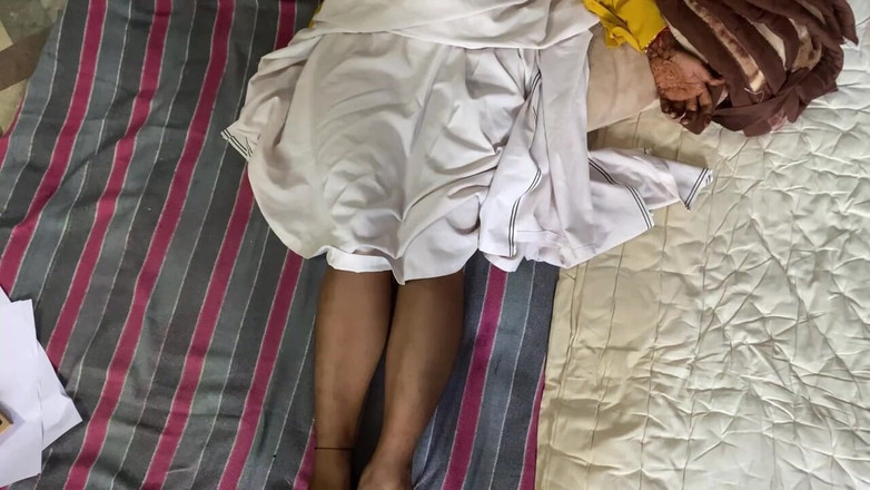 Pinkididi: Abang tiri ngentot adik tirinya waktu lagi baca buku