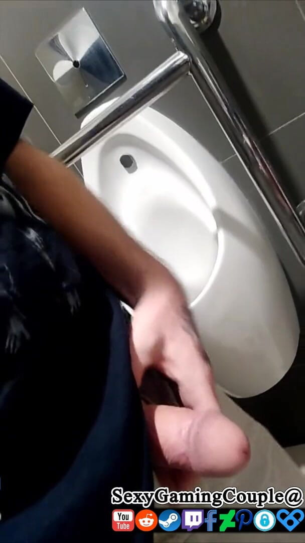 SexyGamingCouple: Esposa asiática embarazada caliente me chupa en el baño - cumm...