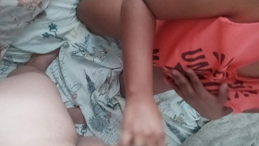 Uma Punhetinha Gostosa Falando Putaria (Jr and denies)