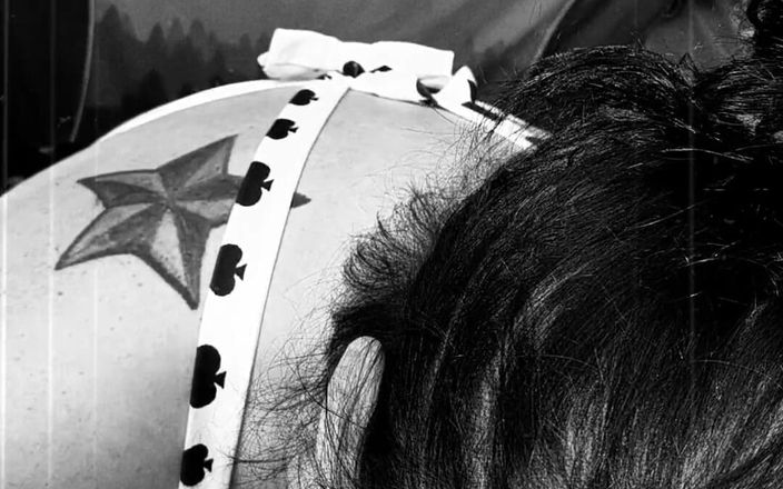 HerculesnVENUS: Le foto bianco e nero che succhia quel cazzo con...