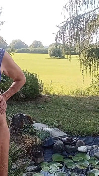 GILF Martina seksi mavi mayo içinde!