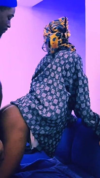 เพื่อนสนิทชวนฉันดูดควยเขาจนน้ำแตก แล้วเย็ดหีฉันแบบไม่ยั้ง