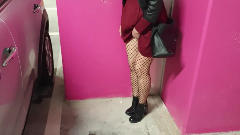 Miss Creamy: Vibrator cu telecomandă în mall controlez pizda profesorului cu un Lovense...