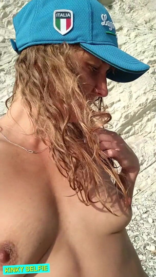 Sasha Bikeyeva: Kinky selfie - vera coppia nudista kinky amatoriale sulla spiaggia