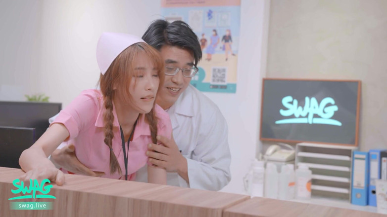 SWAG.live: 병원에서 쓰리섬: 의사와 환자에게 따먹히는 섹시한 간호사