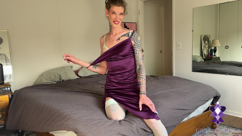 Gray Perrier: 継母が叱りつけ、継息子にセックスの仕方を教える