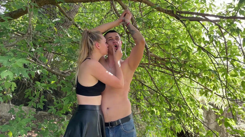 HotPrincessUA: Legata, solleticata e rivendicata da una domina in pelle