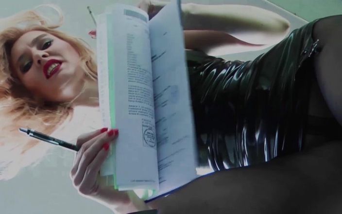 Goddess Celine: Тримач ключа цнотливості