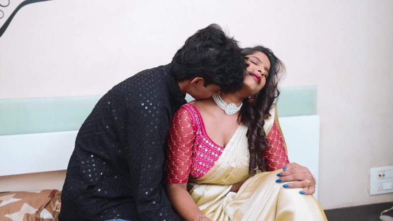 Aaka: Top india pornstar Tejashwini en sari hardcore chudai y sexo...