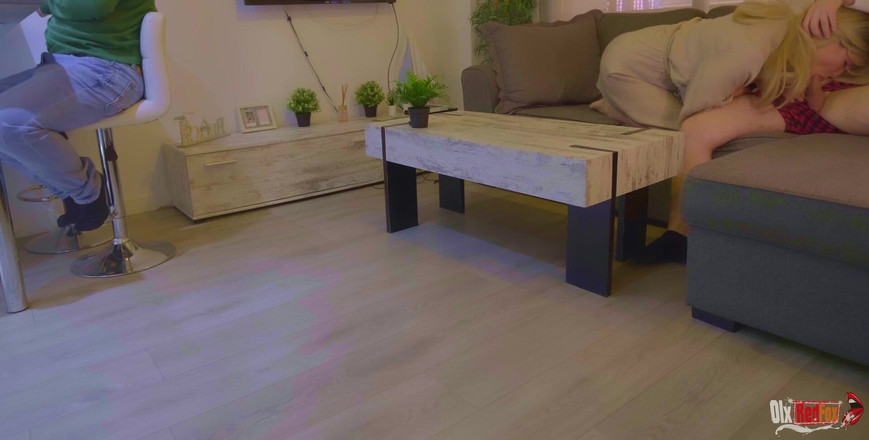 OlxRedFox: Я трахнула свою мачеху за спиной ее мужа, пока он разговаривал по телефону