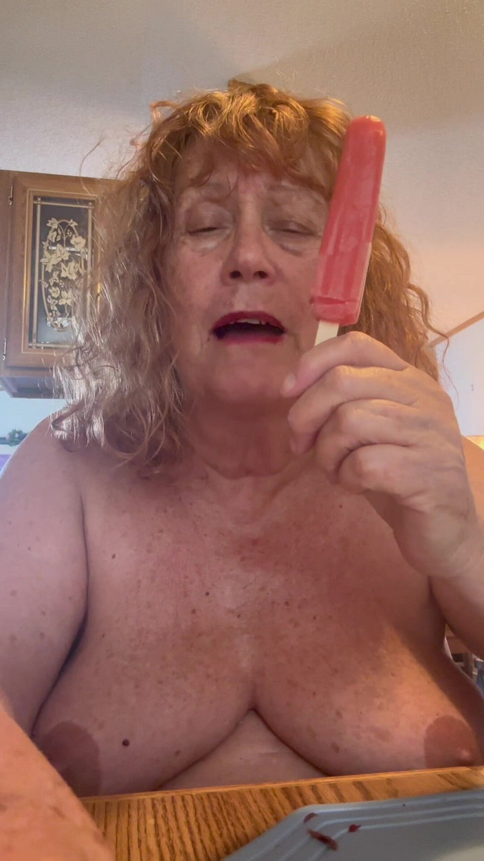 Big Ass 4 U: Testar mina kuk sugande färdigheter på den popsicle