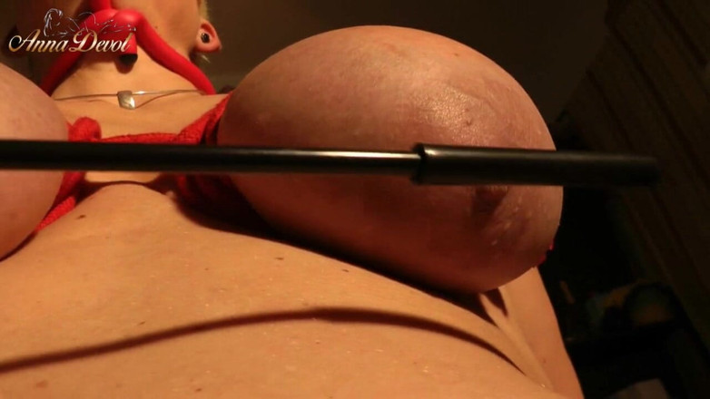 Anna Devot: Nipples spanking in closeup - Reward cumshot