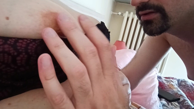 sensualmalixxx: Лизать и тереть соски бородой