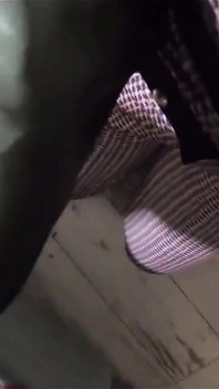 Costum de sari strâmt, cizme blănoase și oral adânc haotic cu un finisaj care linge sperma