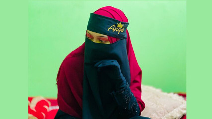 Riya Chowdhury: Tânăra mătușă vitregă adoră sexul dur și dur