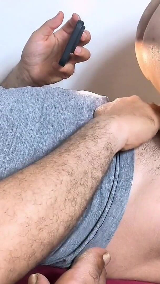 Arabic wife cuckold: Soție arabă sexy încornorată soț care se uită la soție cum...