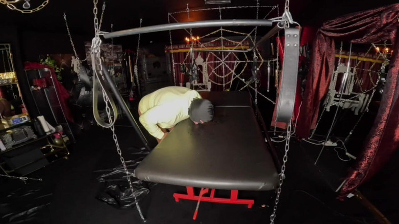 Queen_of_BDSM: Leck Meine Natursekt-liege Sauber!