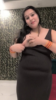 Puja yenge büyük memeli oynuyor