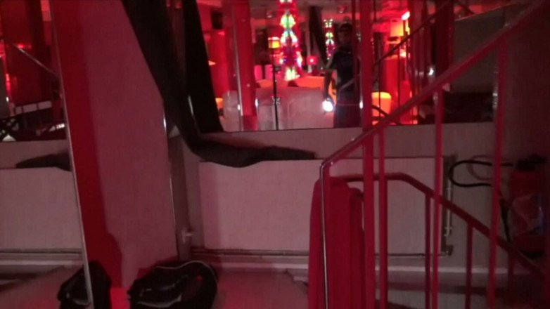 Bareback story at the attack cruising Madrid: Power Bottom Fucked Raw in Locker Room