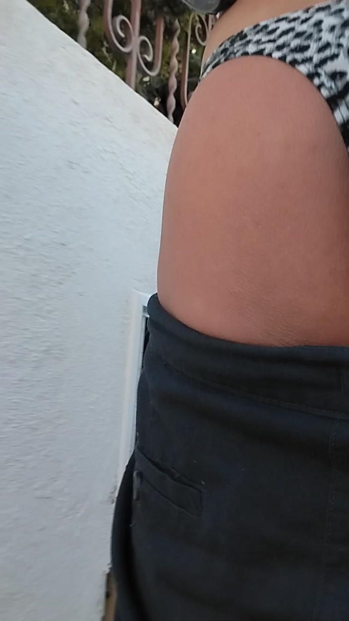 Morbosete000: Menunjukkan Thong