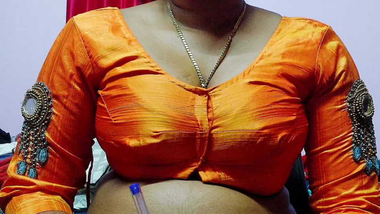 Desi Mohini: Секс индийской тетушки с большими сиськами с пареньком в отеле